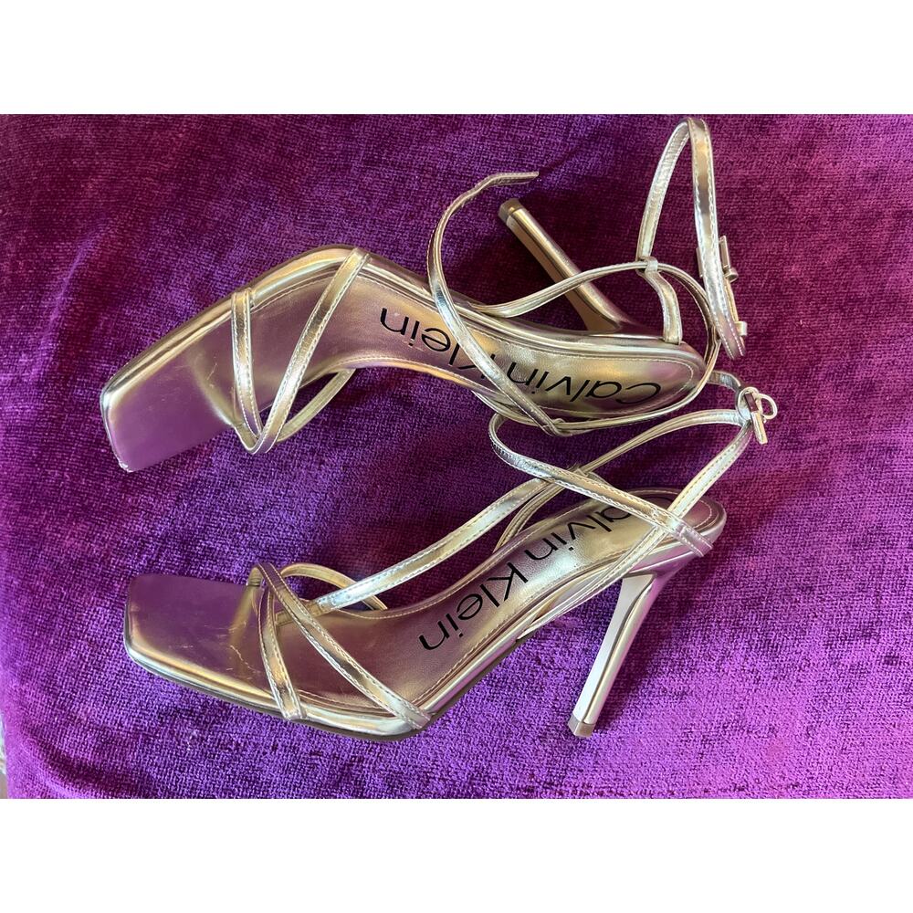 CALVIN KLEIN Tegin Square Toe Metallic Strappy Sandals Shoes Ankle Wrap Size 8 - Picture 6 of 9